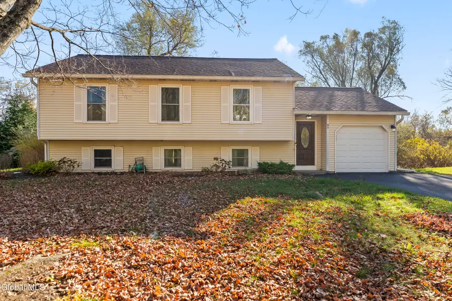 87 Algonquin Road, Clifton Park, NY 12065 - Image #2