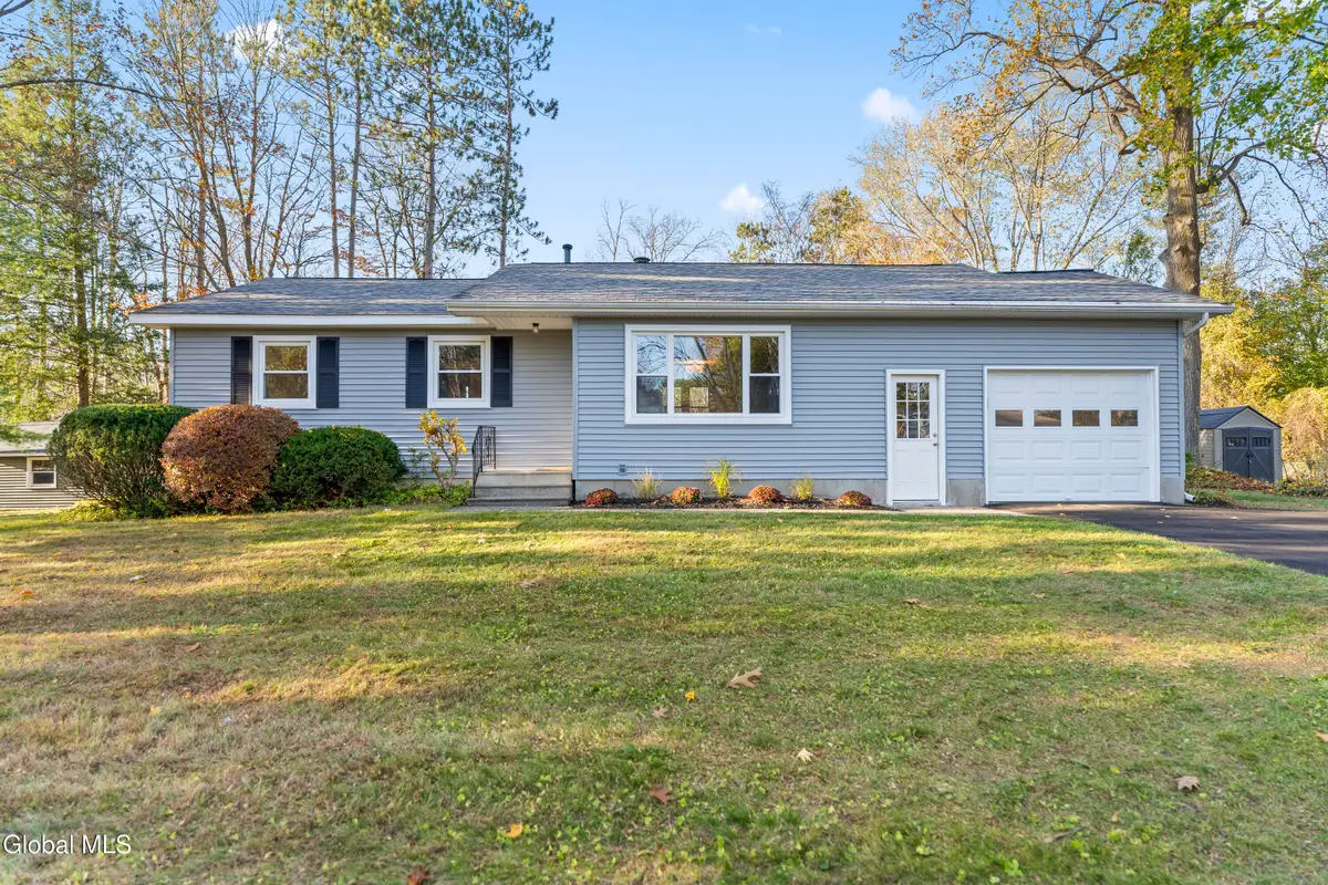 10 Dawn Drive, Glenville, NY 12302 - Image #1