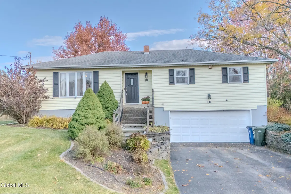 18 Grandview Avenue, Cohoes, NY 12047 - Image #1