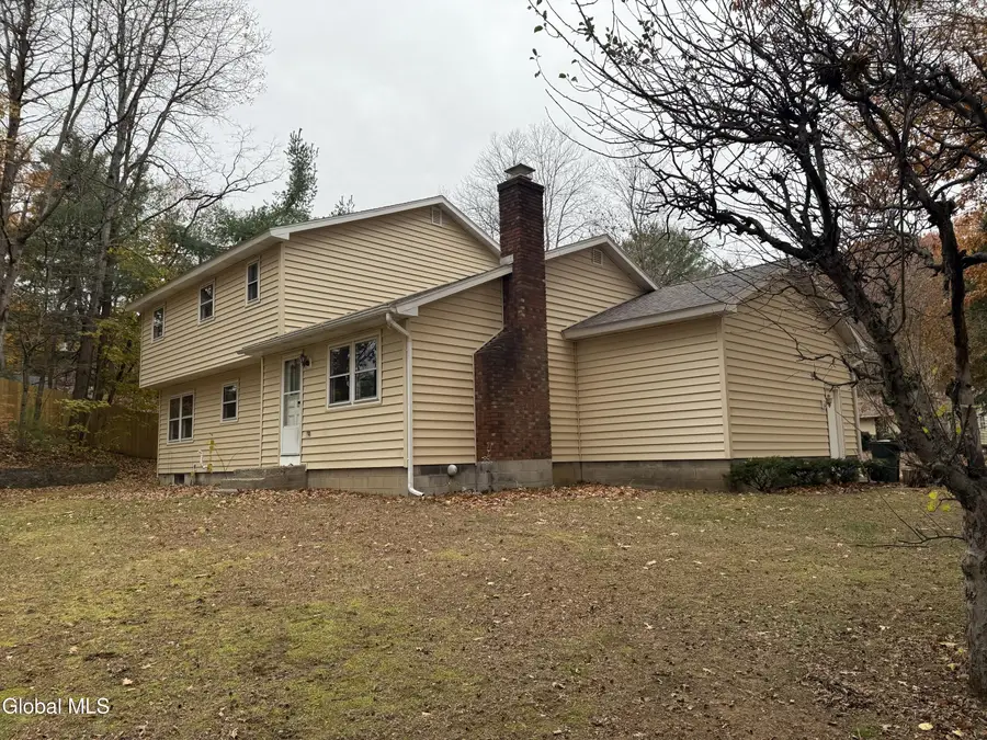 4004 Lynwood Court, Guilderland, NY 12303 - Image #2