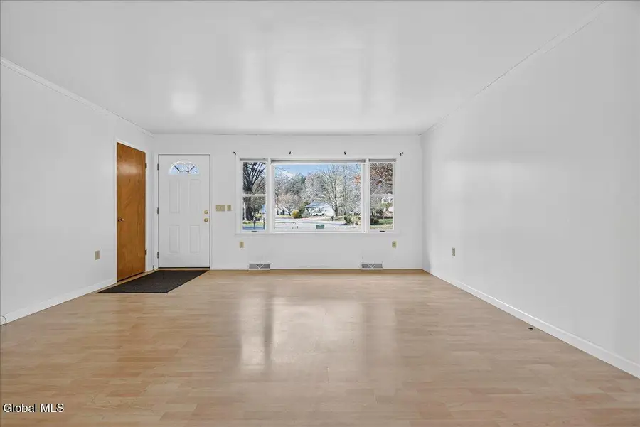 26 Northwood Drive, Malta, NY 12020 - Image #2