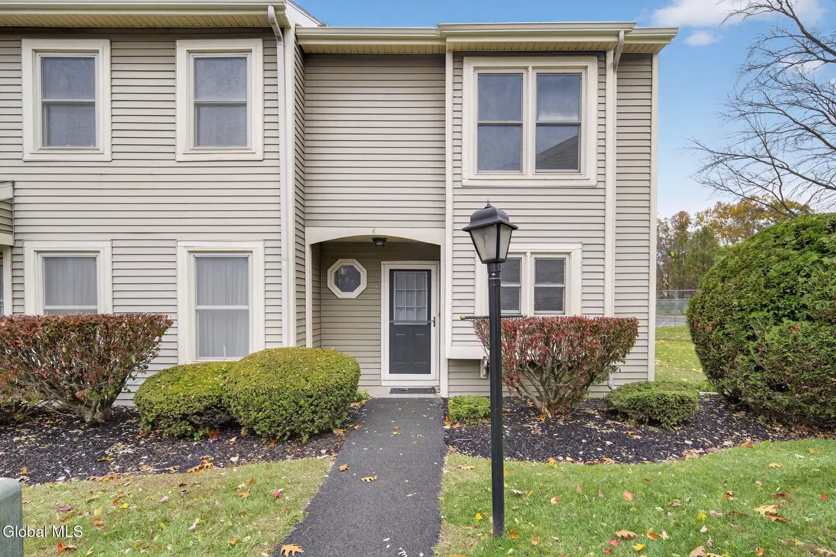 6 Freemans Way, Halfmoon, NY 12065 - Image #1