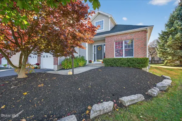 7 Cheshire Way, Colonie, NY 12211