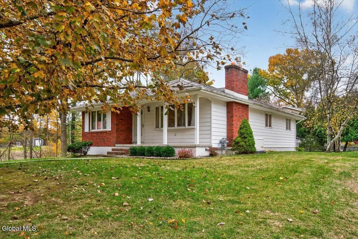 9 Robin Lane, Waterford, NY 12188 - Image #1