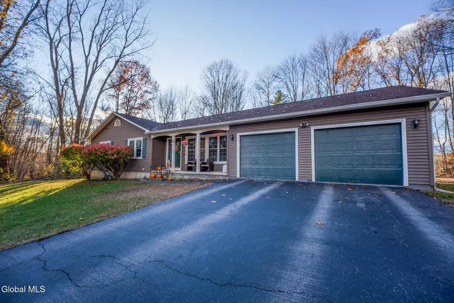 4 Hobbs Lane, Moreau, NY 12803 - Image #3