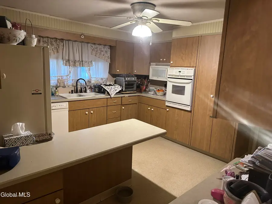 151 S Kingsboro Avenue, Gloversville, NY 12078 - Image #3