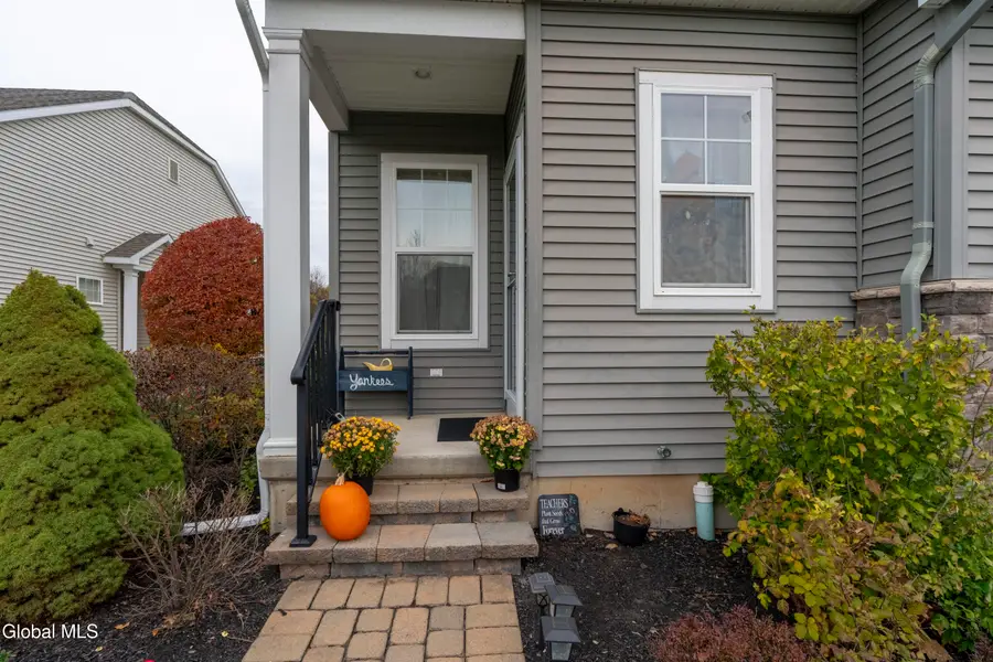 16A Winchester Place, Halfmoon, NY 12118 - Image #3