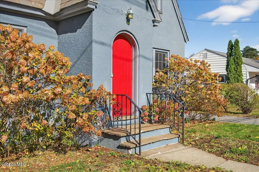 261 W Circular Street, Saratoga Springs, NY 12866 - Image #2