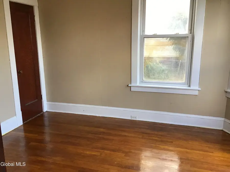 20 Mcelwain Avenue, Cohoes, NY 12047 - Image #3