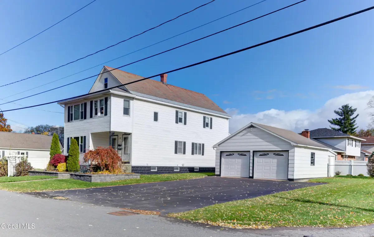 32 Wedgewood Avenue, Rotterdam, NY 12303 - Image #1