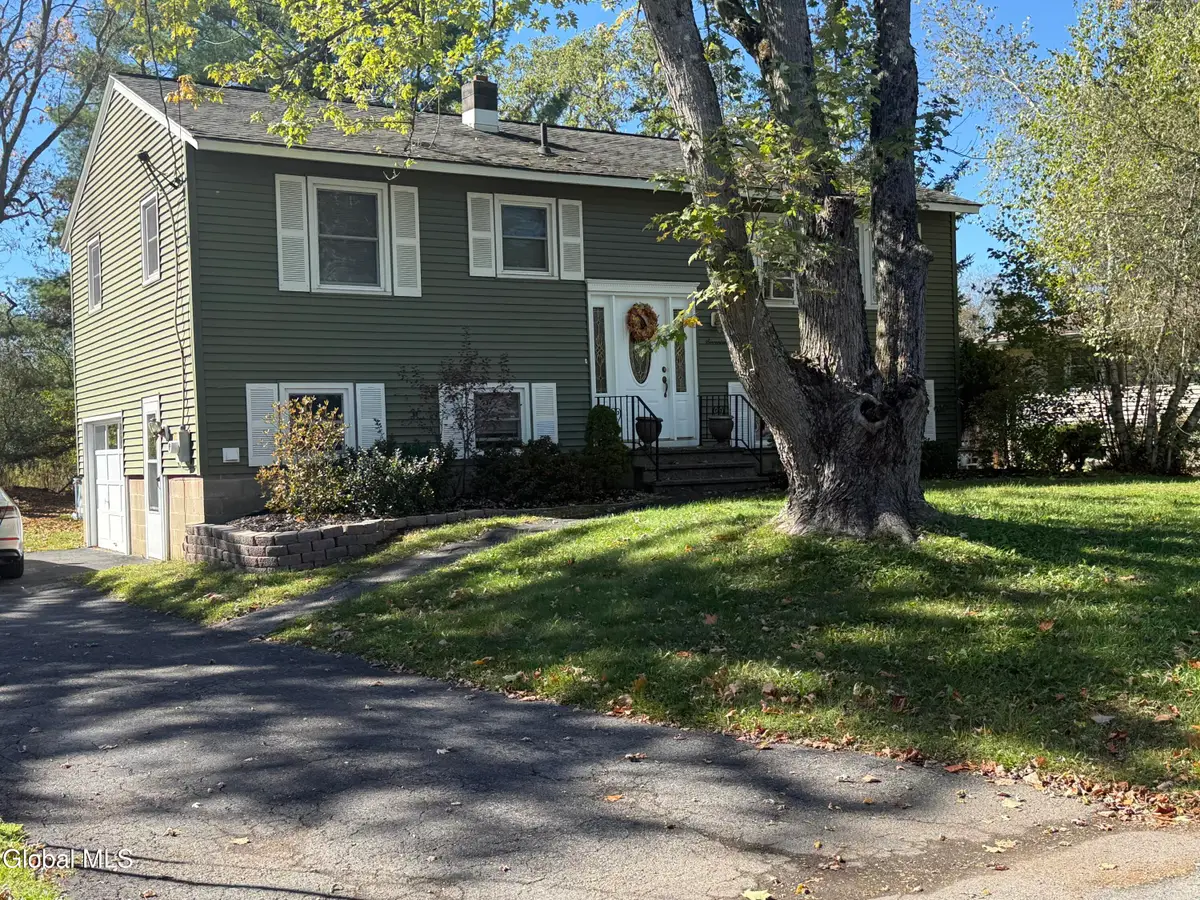 17 Dorchester Drive, Stillwater, NY 12170 - Image #1