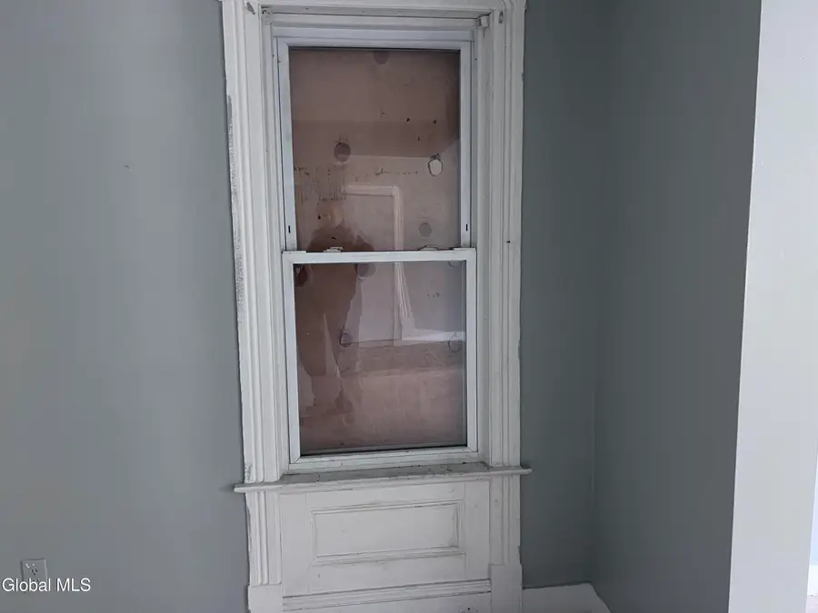 1013 Delamont Avenue, Schenectady, NY 12307 - Image #3