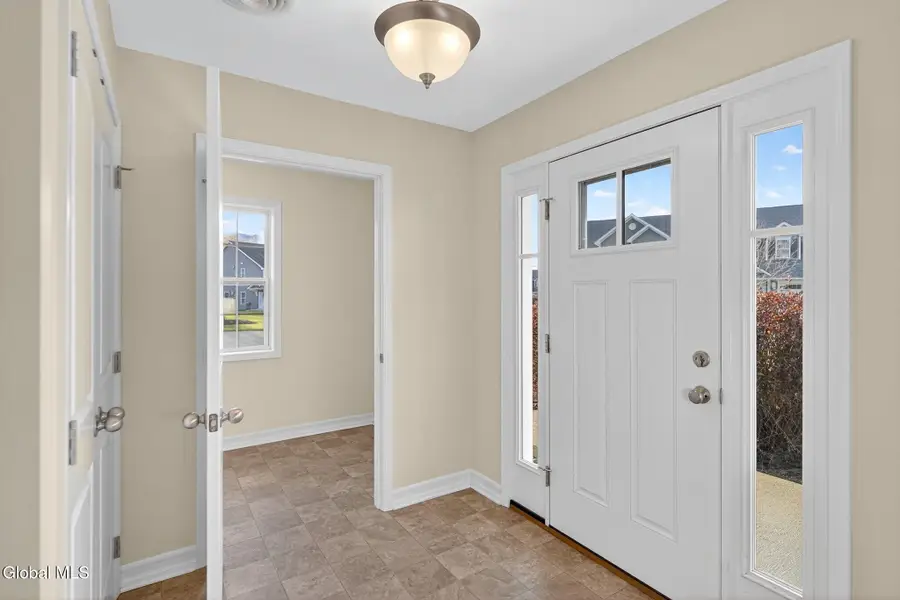 178 Paddock Circle, Rotterdam, NY 12306 - Image #2