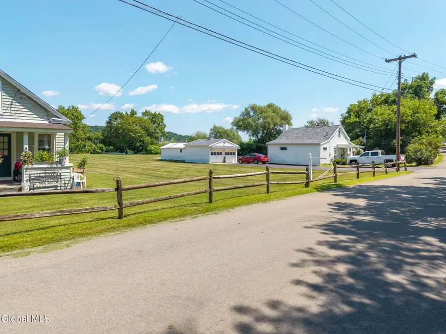 L37 Erie Terrace, Amsterdam, NY 12010 - Image #2