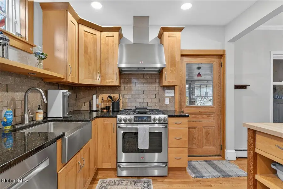 16 Hutchins Street, Saratoga Springs, NY 12866 - Image #3