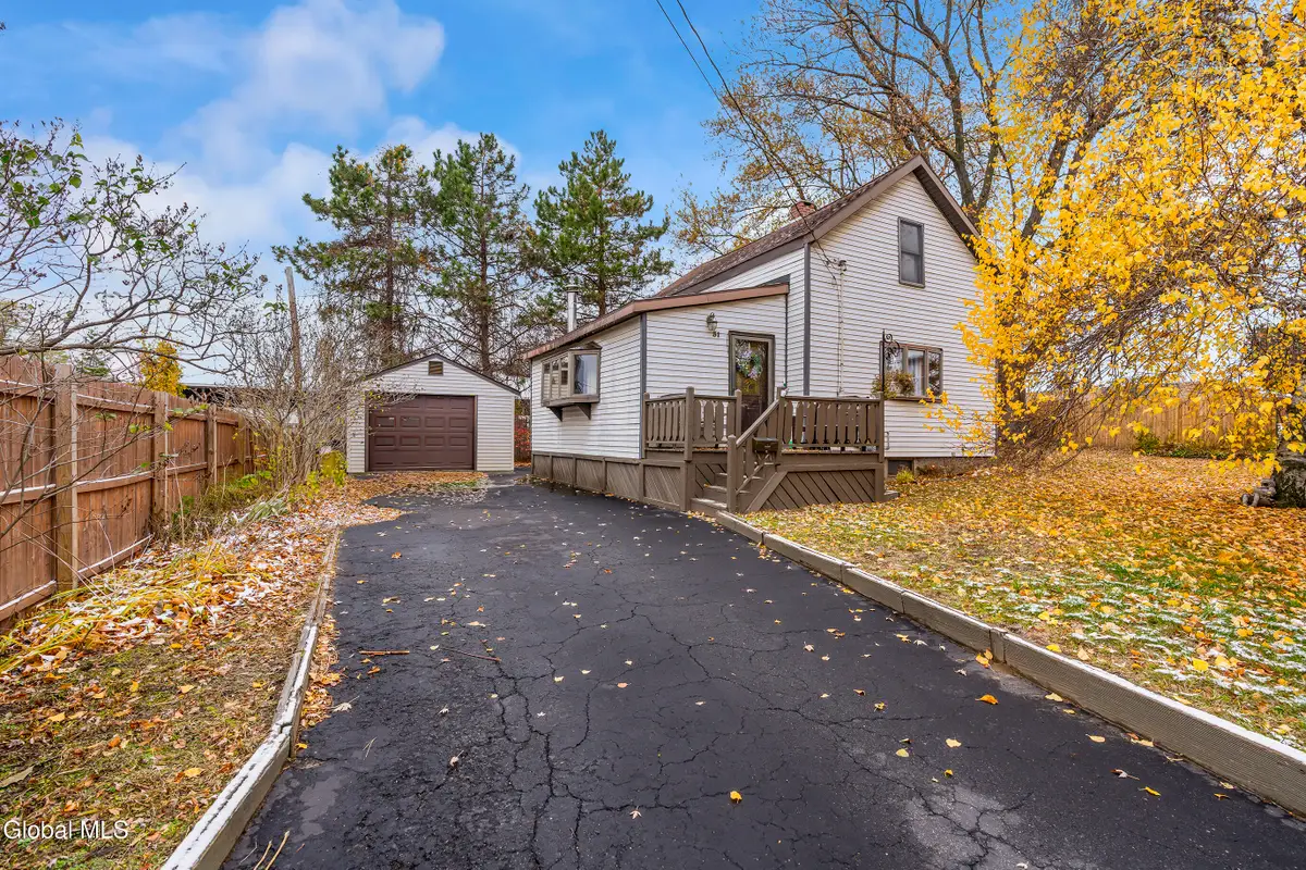 31 Corning Street, Colonie, NY 12205 - Image #1