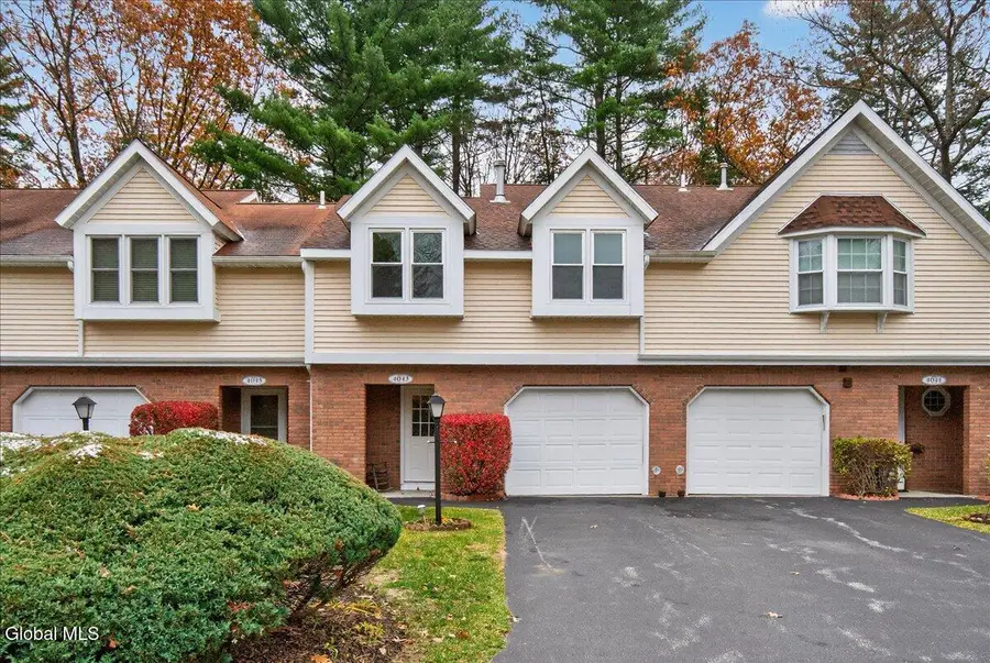 4043 Chaucer Place, Slingerlands, NY 12159 - Image #2