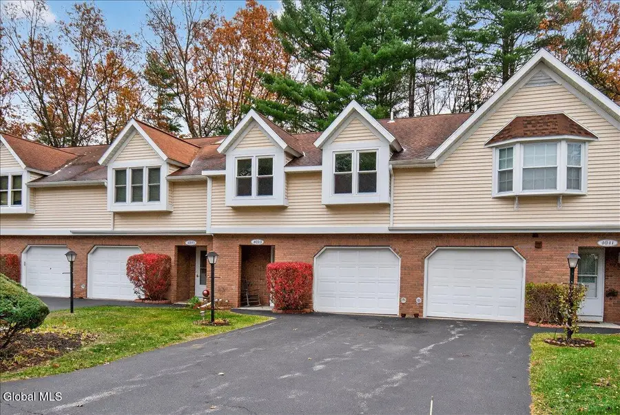 4043 Chaucer Place, Slingerlands, NY 12159 - Image #3