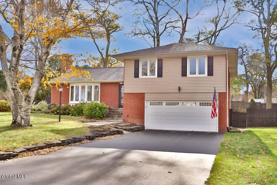 12 Delucia Terrace, Loudonville, NY 12211 - Image #2