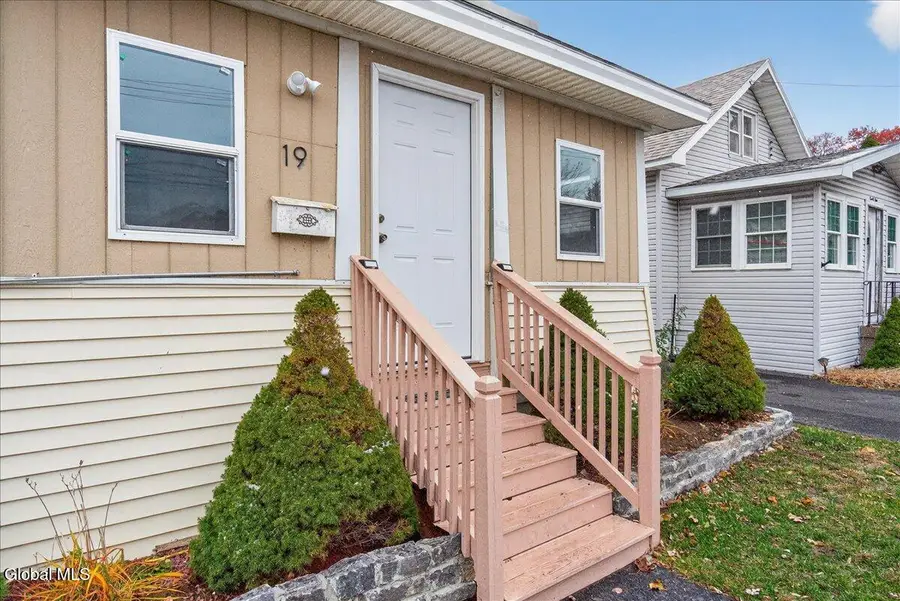 19 Cromer Avenue, Schenectady, NY 12304 - Image #2