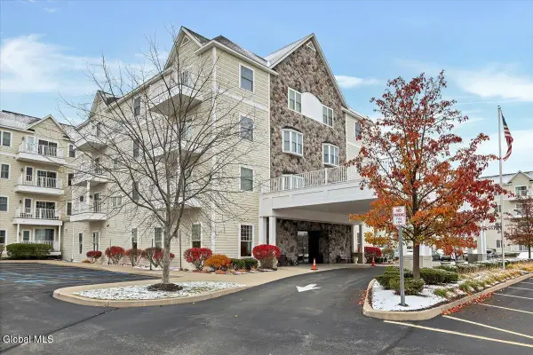 8 Wall Street #APT 106, Clifton Park, NY 12065