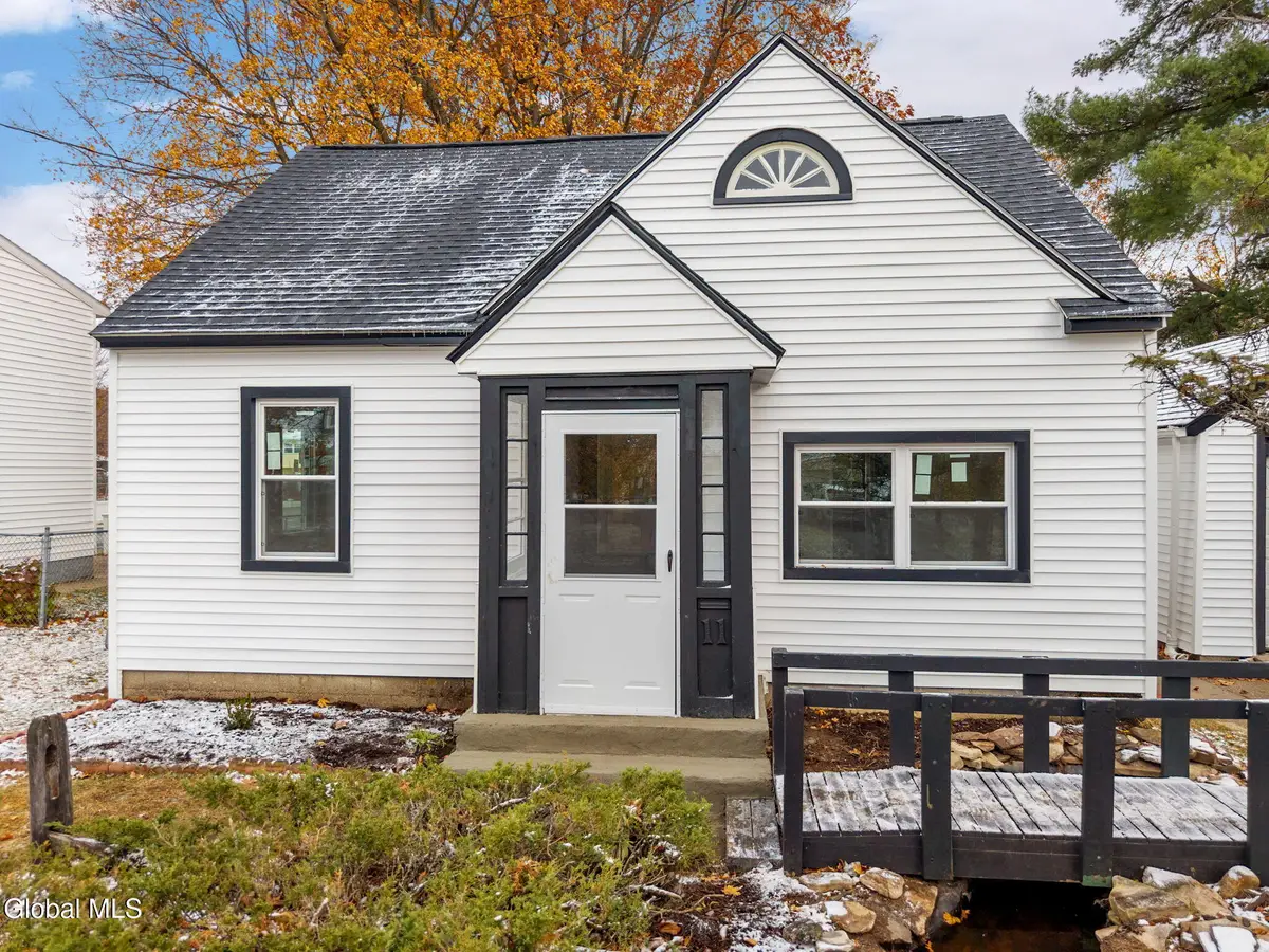 11 Saratoga Drive, Glenville, NY 12302 - Image #1