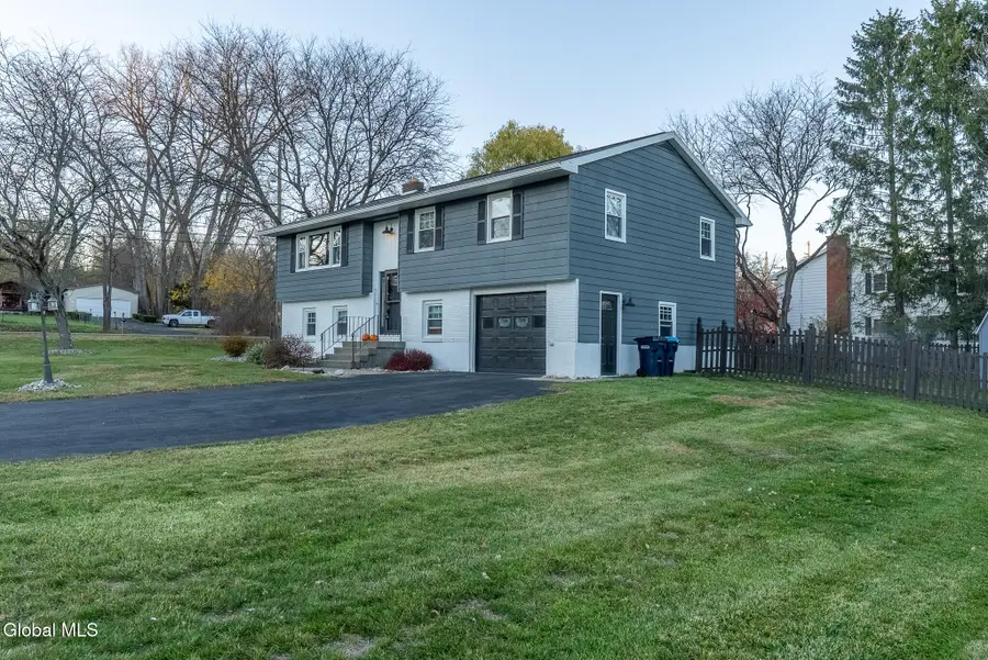 11 Walnut Road, Mechanicville, NY 12118 - Image #2