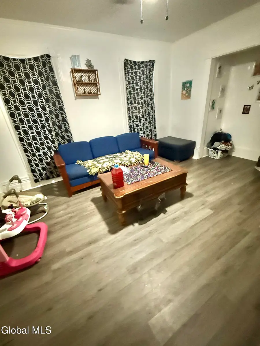 29 Mcclellan Street, Schenectady, NY 12304 - Image #3