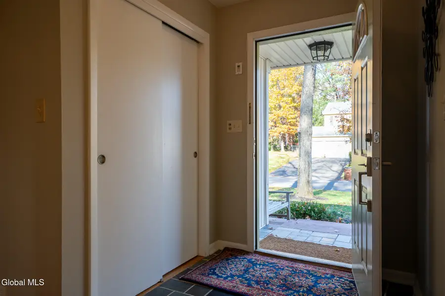 481 Huron Road, Bethlehem, NY 12054 - Image #2