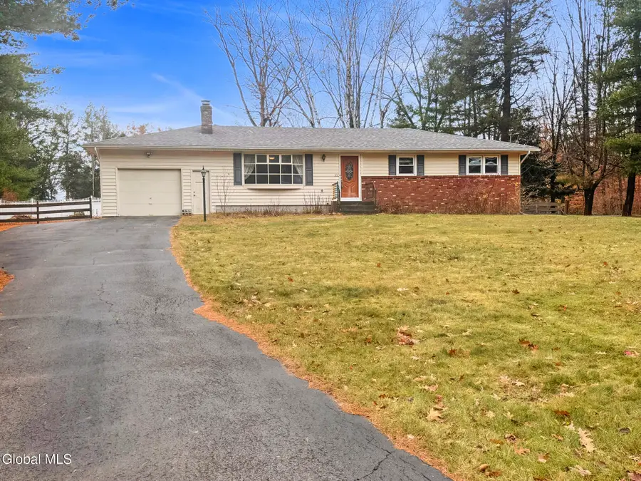 102 Edgewood Drive, Averill Park, NY 12018 - Image #2