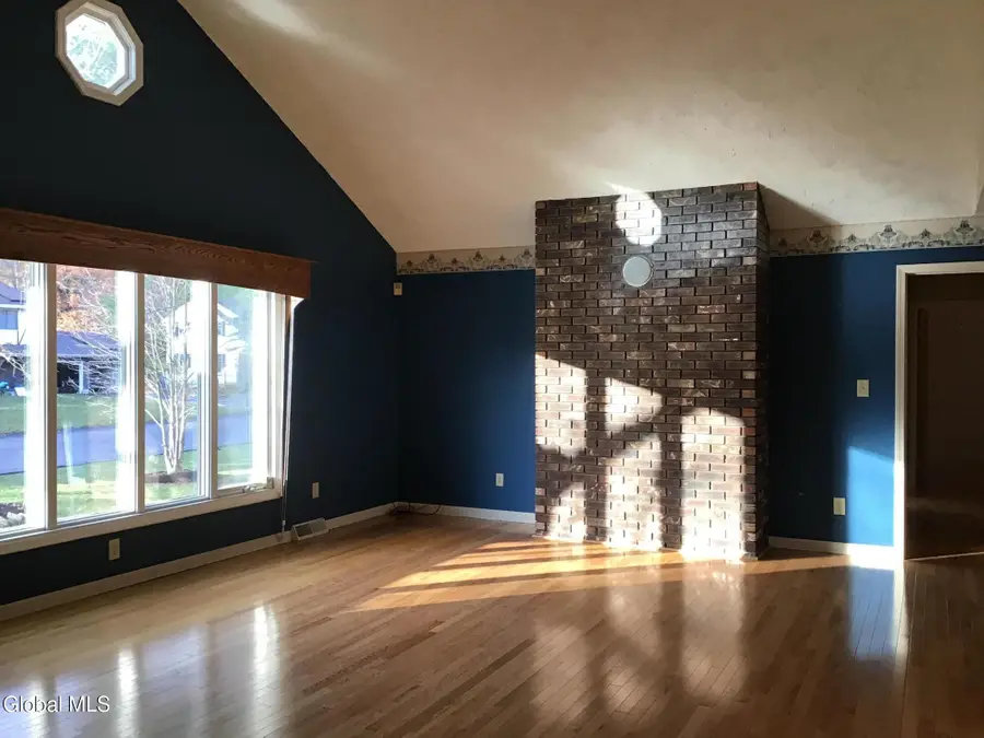 9 Laurel Drive, Loudonville, NY 12211 - Image #3