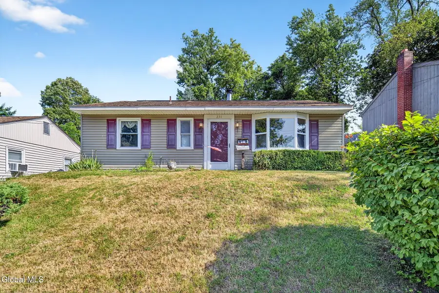 231 Washington Ave E, Rensselaer, NY 12144 - Image #3