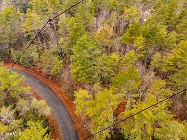 206 Mountain Path, Johnsburg, NY 12853