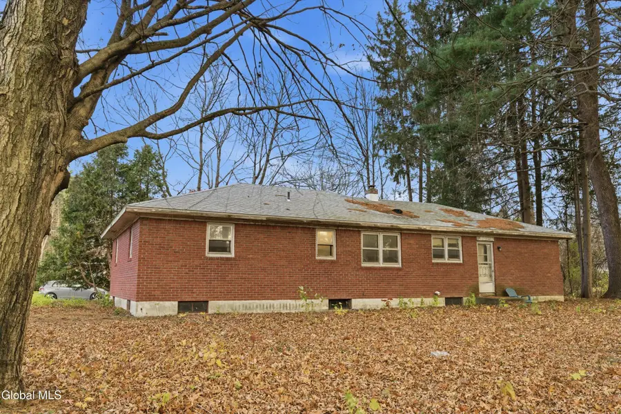 17 Crommelin Drive, Saratoga Springs, NY 12866 - Image #2