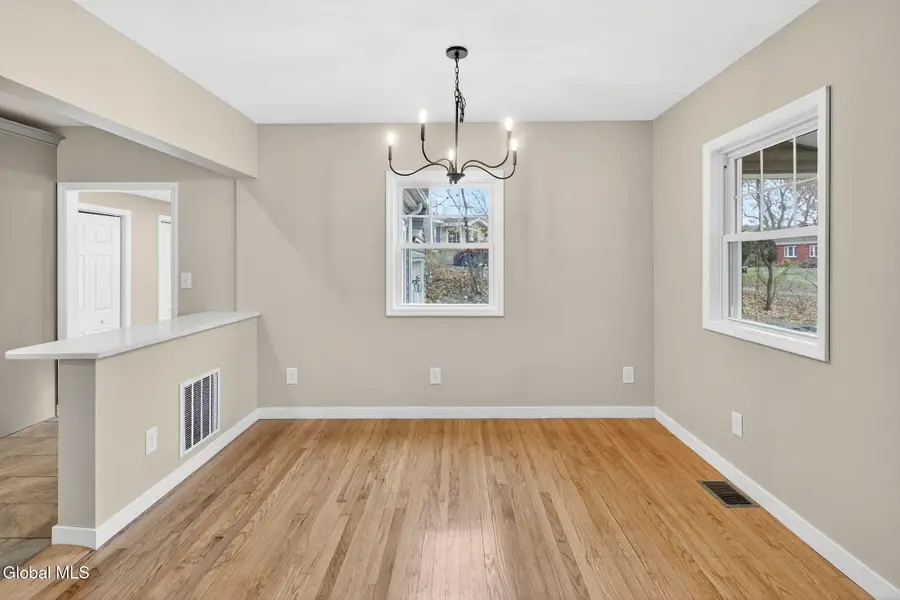 2965 Hillcrest Road, Niskayuna, NY 12309 - Image #3