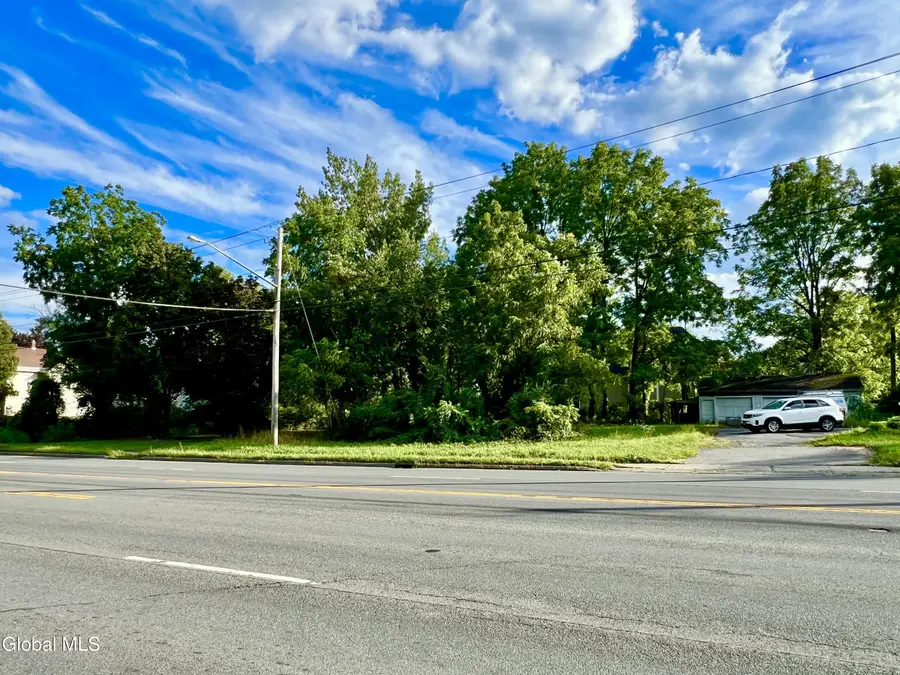 2808 Troy Schenectady Road, Niskayuna, NY 12309 - Image #2