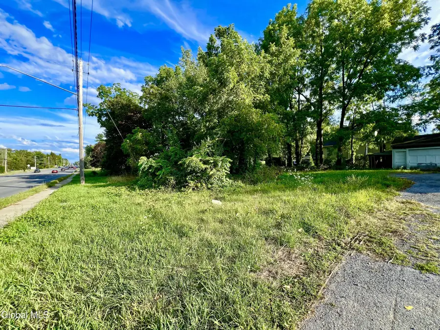 2808 Troy Schenectady Road, Niskayuna, NY 12309 - Image #3