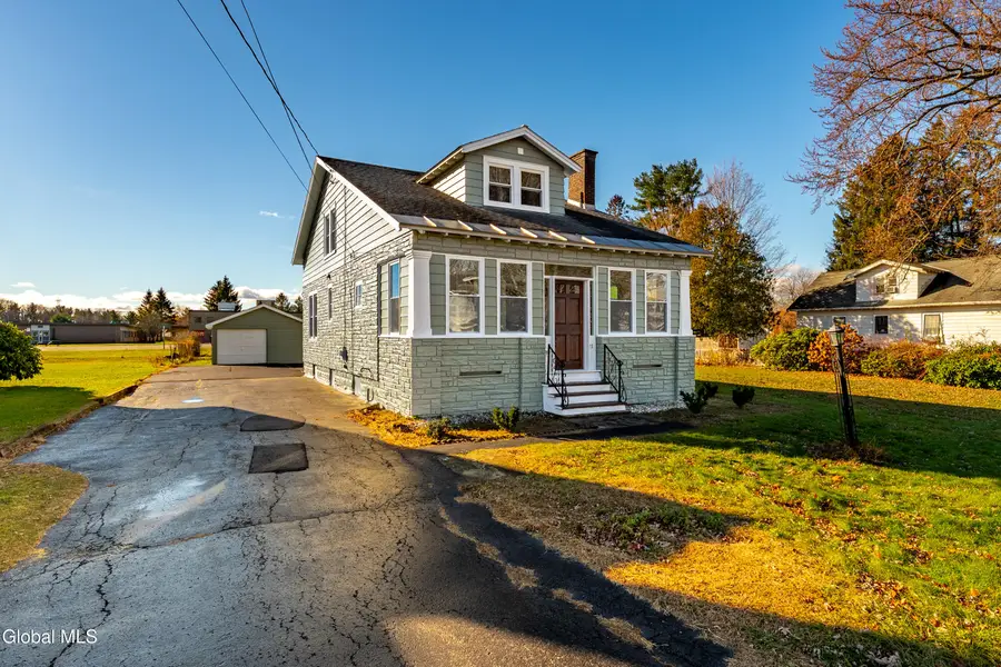 21 Magee Drive, Glenmont, NY 12077 - Image #2