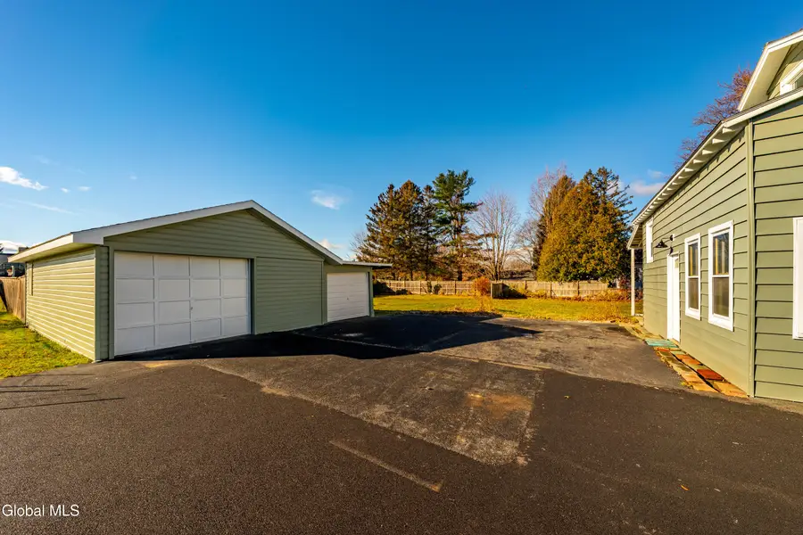 21 Magee Drive, Glenmont, NY 12077 - Image #3