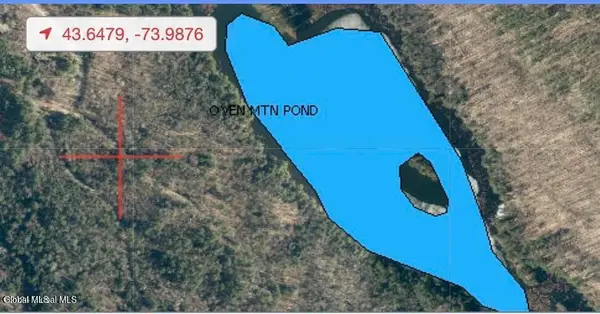 8 Mountain Path, Johnsburg, NY 12853