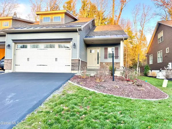 23 Canterbury Lane, Bethlehem, NY 12054