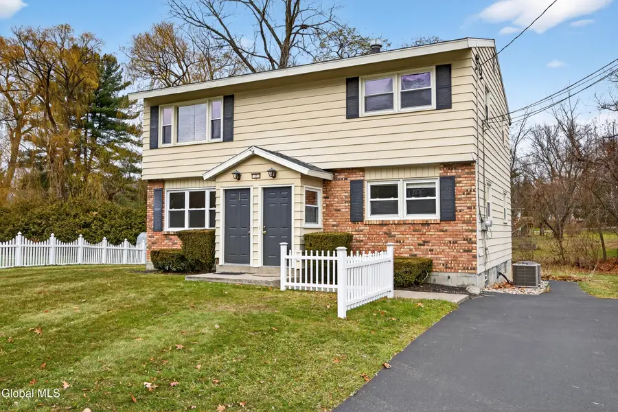 7 Apple Blossom Lane, Colonie, NY 12205 - Image #3