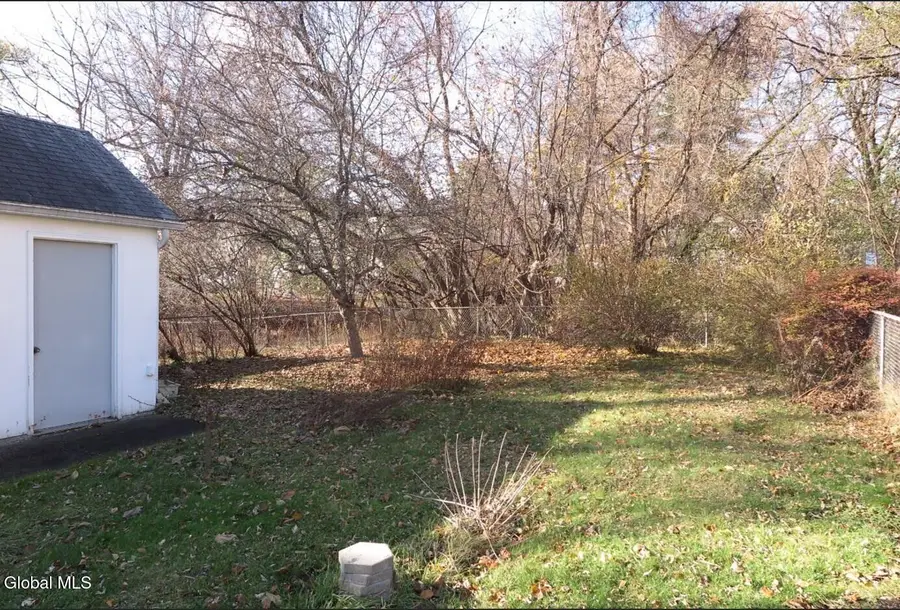 325 Midland Avenue, Niskayuna, NY 12304 - Image #3