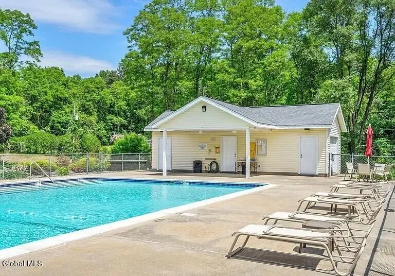 1208 Greenwich Drive, Albany, NY 12203 - Image #3