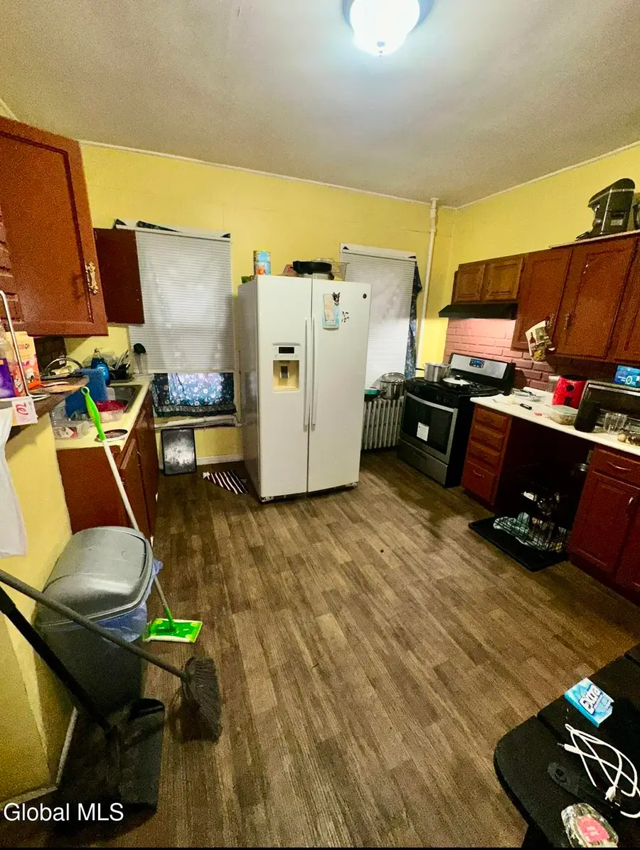 813 Francis Avenue, Schenectady, NY 12303 - Image #2