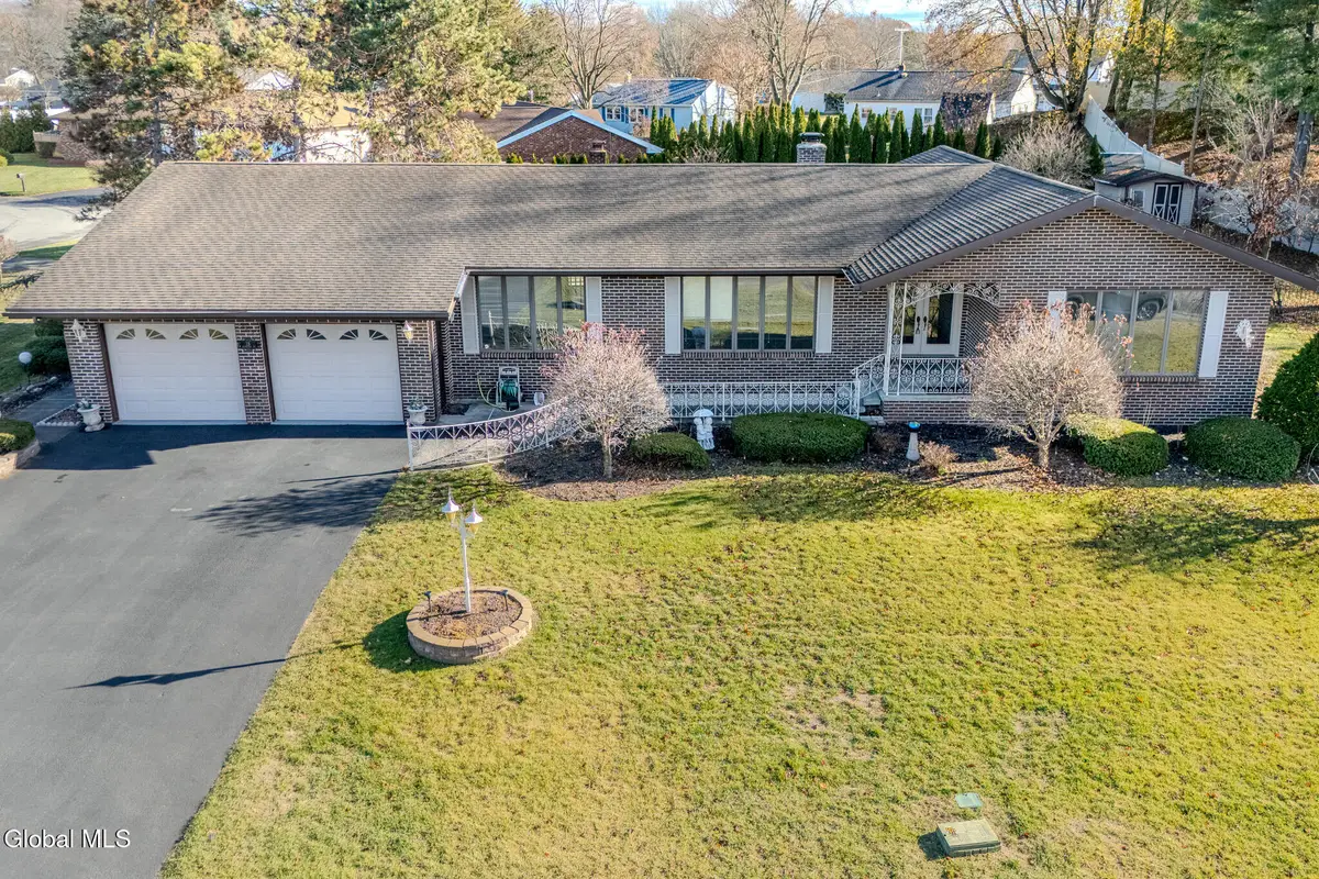 15 Huntleigh Drive, Loudonville, NY 12211 - Image #1