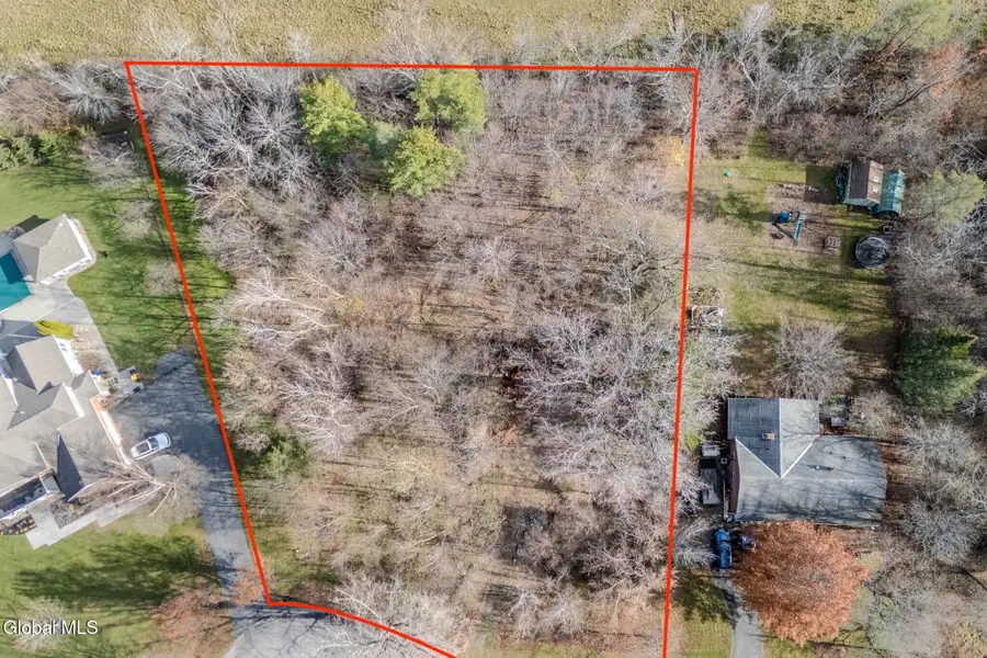 1128 Mohegan Road, Niskayuna, NY 12309 - Image #3