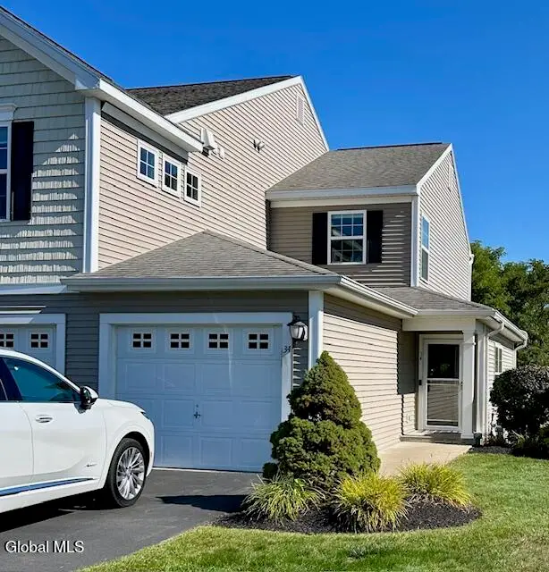 34 Govenor Circle, Albany, NY 12208 - Image #1