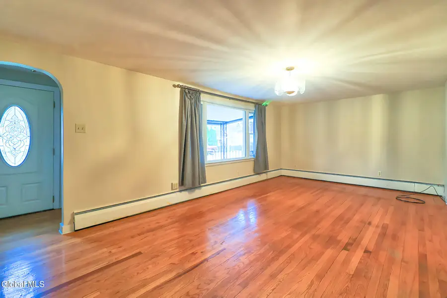 805 Marion Avenue, Schenectady, NY 12303 - Image #2