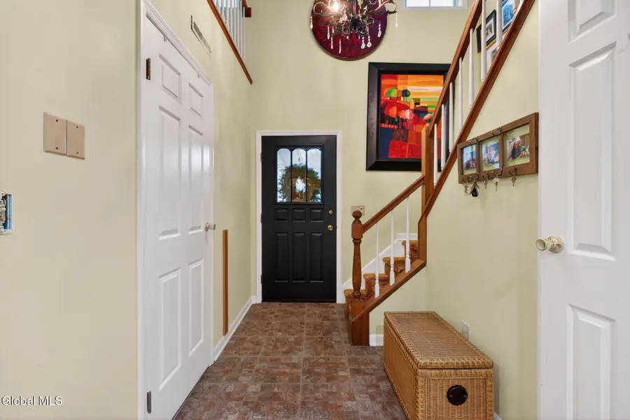 14 Carrie Court, Niskayuna, NY 12309 - Image #2